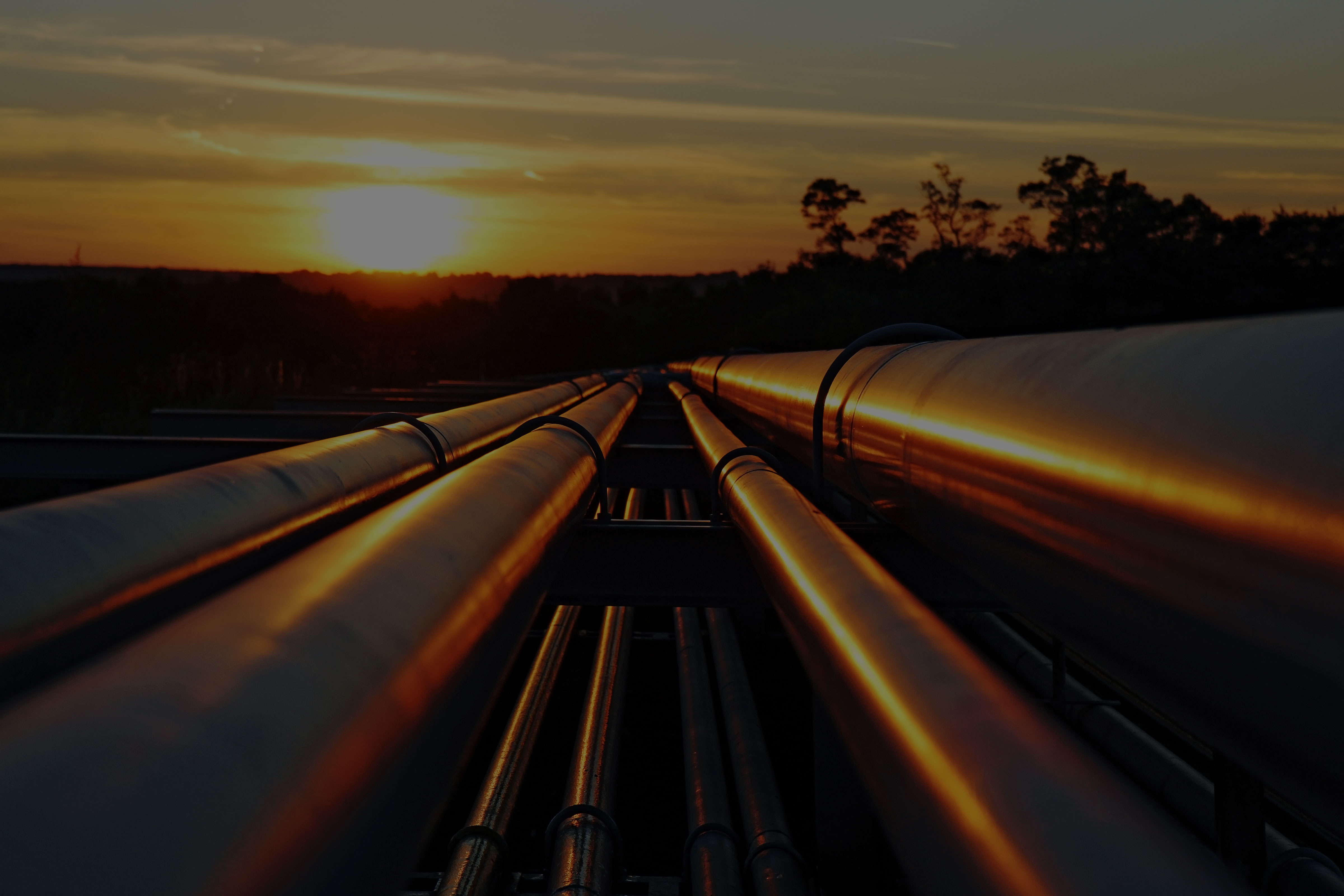 crude oil refinery pipelines